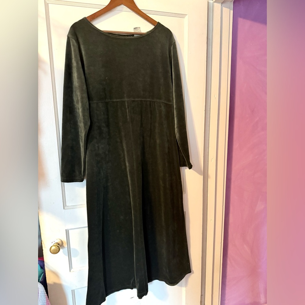 Velvet Dark Green dress